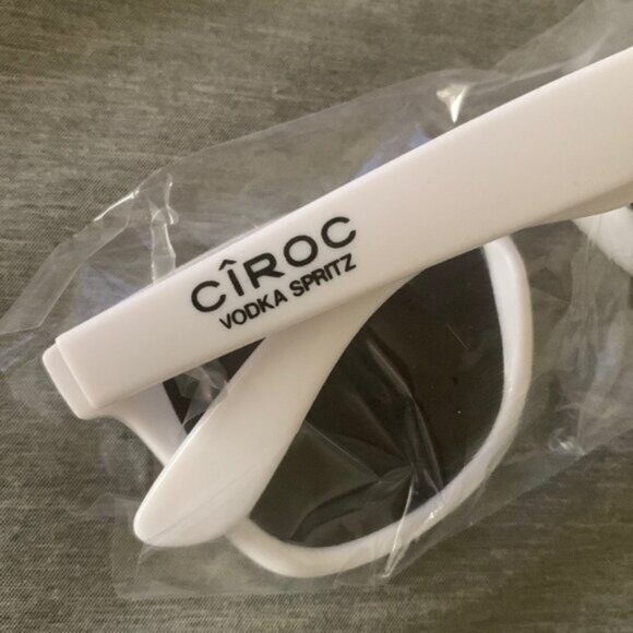 New ⭐️ Cîroc Ciroc vodka spritz white classic sunglasses - Picture 1 of 3